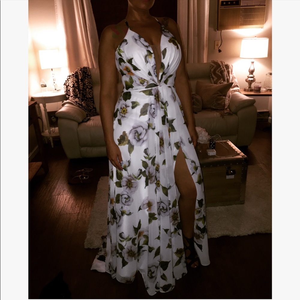 Gorgeous floral dress 😍😍😍